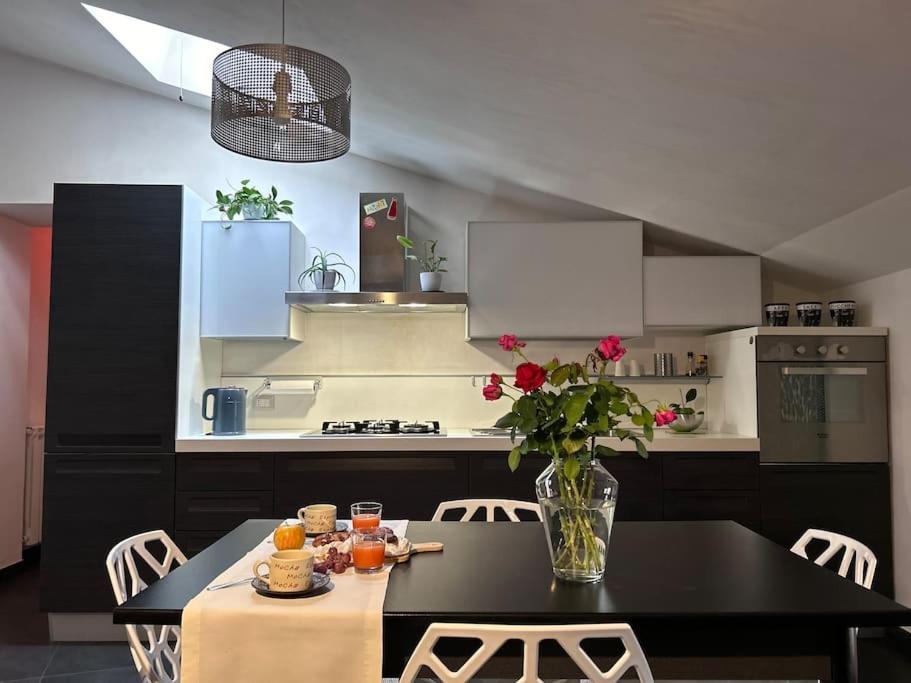 Elegante Privato In Palazzo Storico Del Xviii - Pieno Centro Apartment
